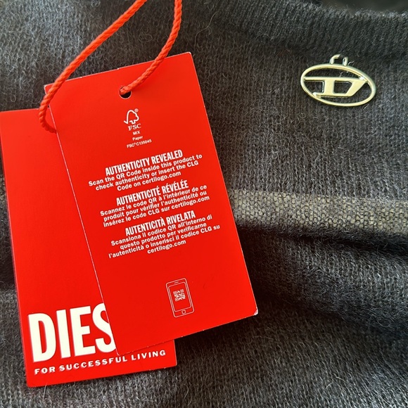 M-Arostica
$350.00
Sheer knit top with a bra detail - Picture 7 of 7